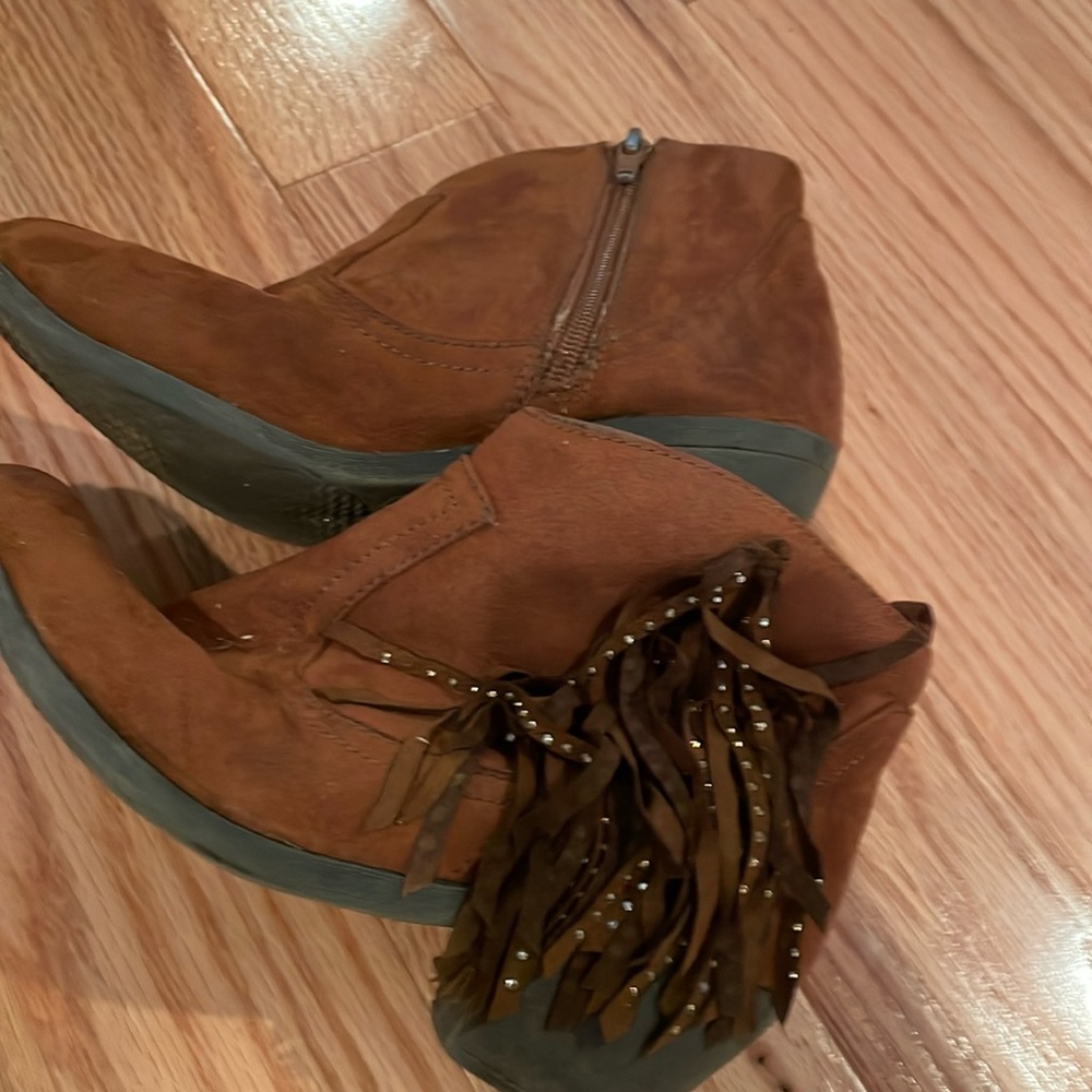 Brown Booties Boots Zip w Fringe Suede detail